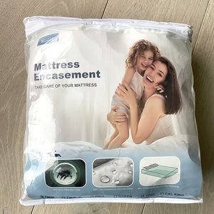 NWOT Twin XL Mattress protector